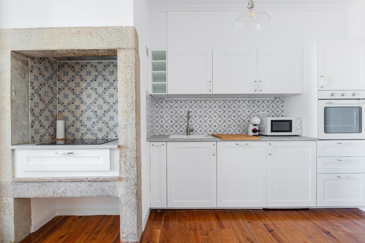 White & Blue Vintage In Graca Appartement
